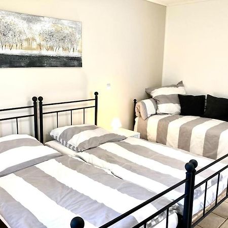 Helle Wohnung Mit Wintergarten - Nahe Ruhrgebiet Und Freizeitpark Movie Park Bottrop Eksteriør bilde