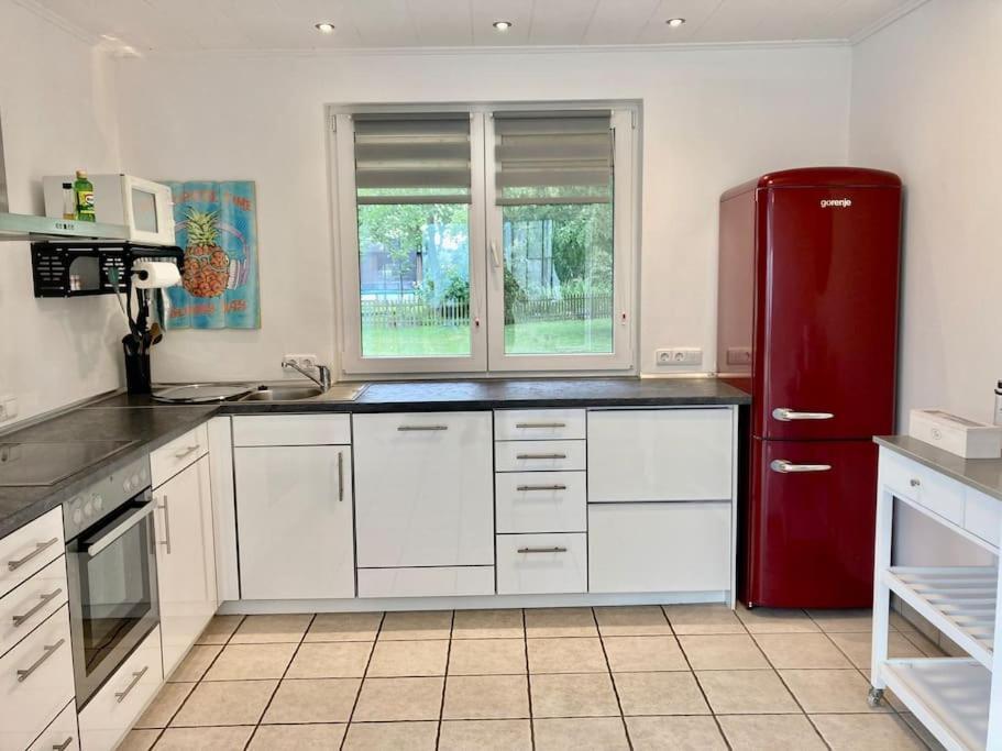 Helle Wohnung Mit Wintergarten - Nahe Ruhrgebiet Und Freizeitpark Movie Park Bottrop Eksteriør bilde